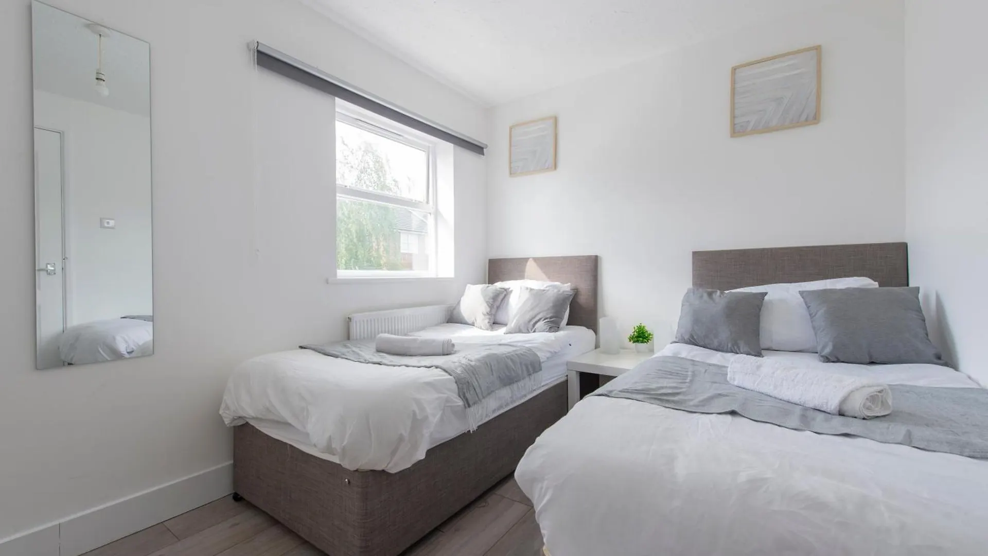 Holiday home Stylish 2 Bed House Near O2 Arena, Excel & City Airport London