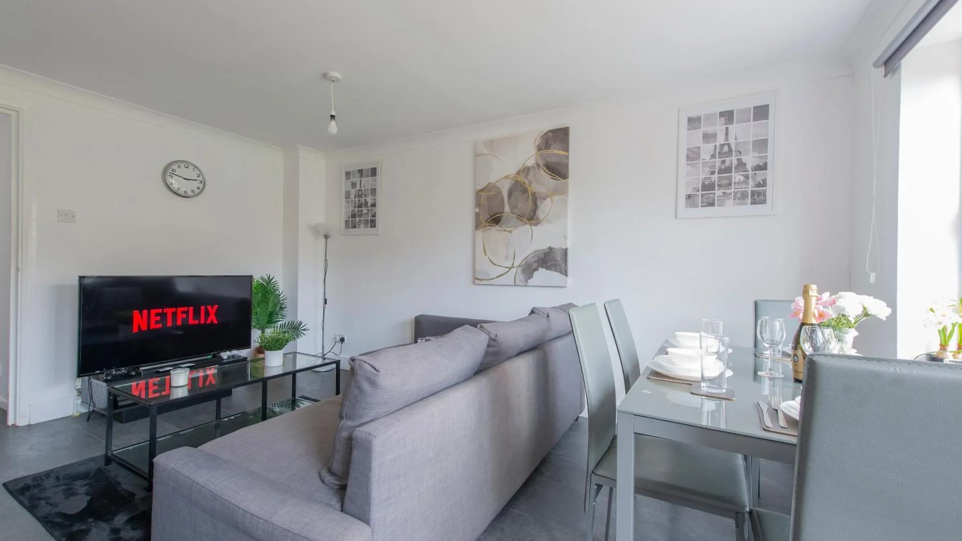 Stylish 2 Bed House Near O2 Arena, Excel & City Airport contacts