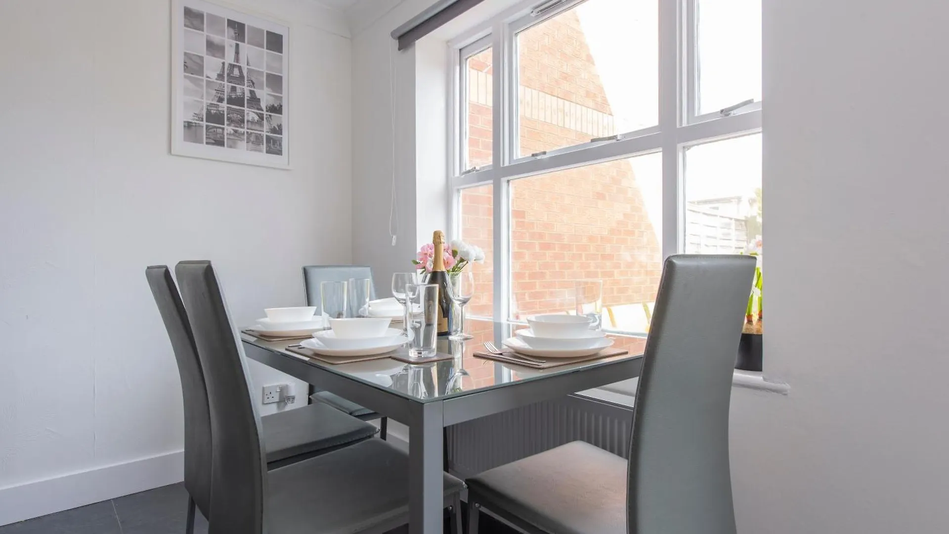 Stylish 2 Bed House Near O2 Arena, Excel & City Airport London Holiday home