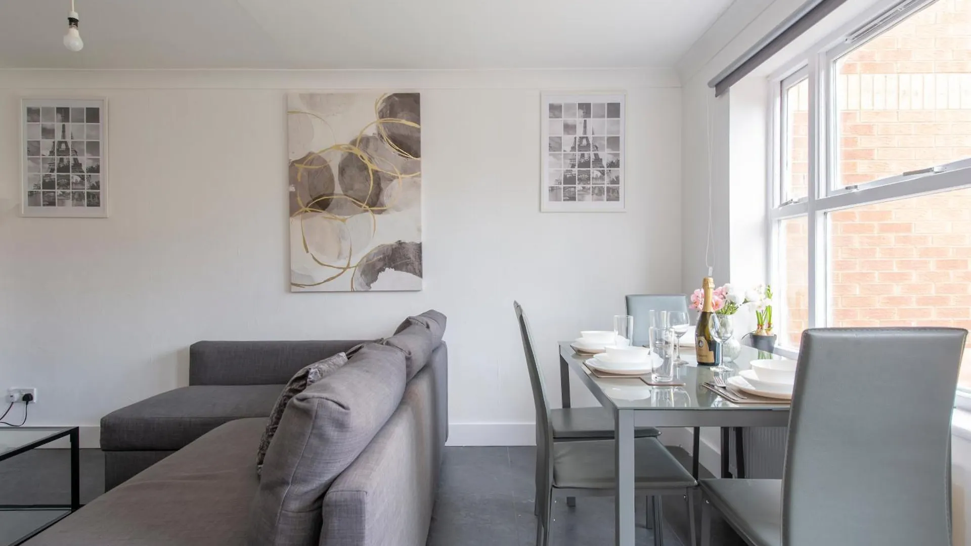 Stylish 2 Bed House Near O2 Arena, Excel & City Airport London Holiday home